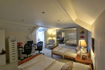 ** 1  very spacious bedroom for rent** Main Photo