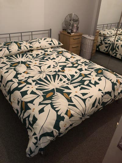 Lovely furnished room near Holywell  Main Photo