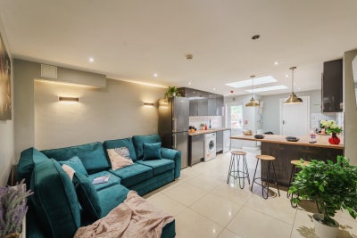 🔥 Luxury En-suite Rooms!  Main Photo