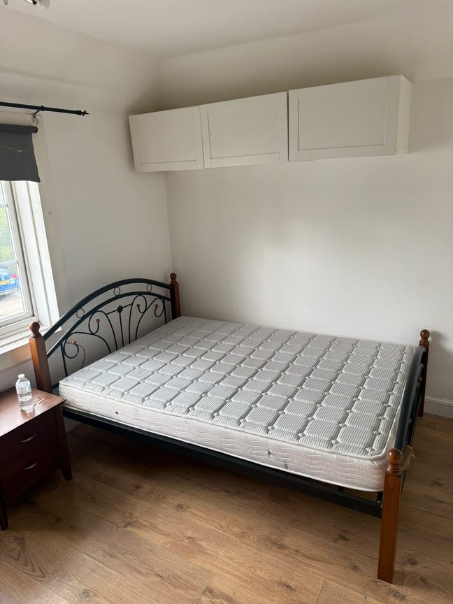 Double room available in East Acton !!🙋🏼‍♀️🙋🏻 Main Photo