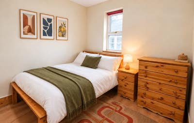 👀 1 bedroom flat, 5 minutes from train station Main Photo