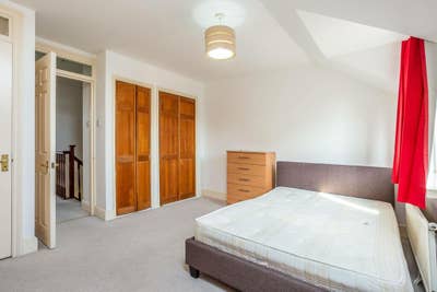 Large Double Room + En Suite Shower in Wimbledon Main Photo