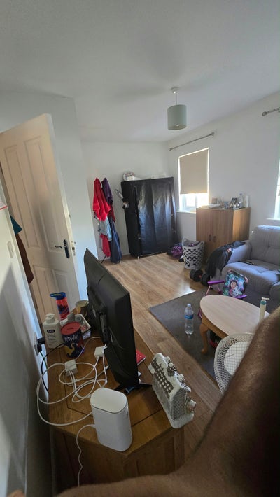 2 Rooms for Rent  Main Photo