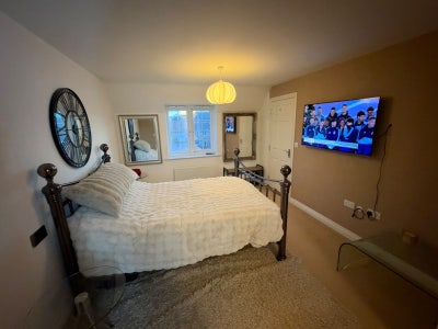 En-suite & Dress Room. Next to Pride Park (DE24) Main Photo