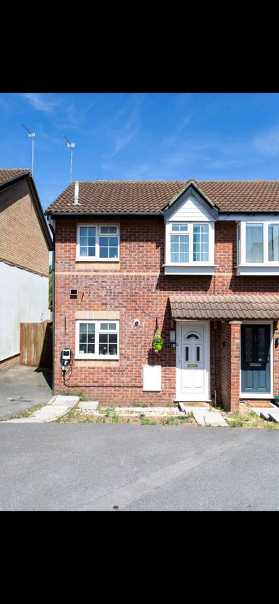 Beautiful rooms to let out in Warmley Main Photo