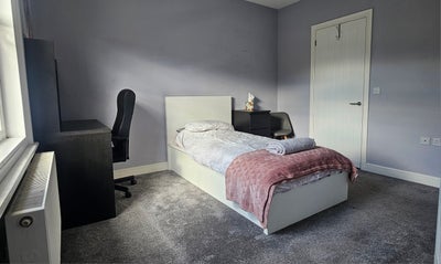Large Double Room in Reading RG30 Main Photo