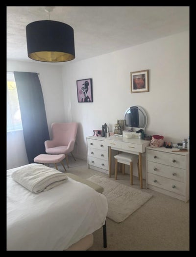 A lovely quiet spacious room Upton Park Main Photo