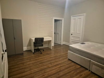 Double room in Purley  Main Photo