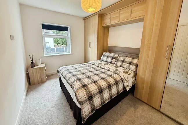 A bright and well-presented double bedroom  Main Photo