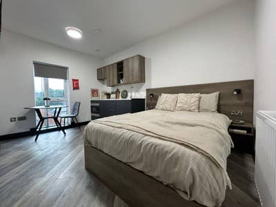 Etwall House, Modern Self-Contained Studio's!  Main Photo