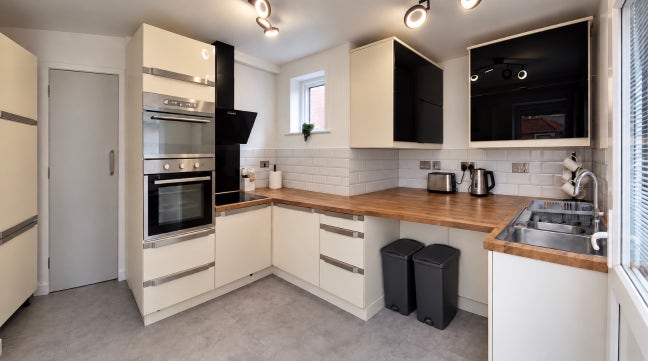 Large En-Suite Rooms | Wolverhampton  WV14 Main Photo