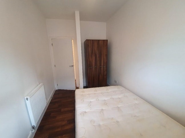 Wimbledon one room with private bathroom  Main Photo