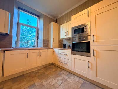 Looking for one female flatmate (single occupancy) Main Photo