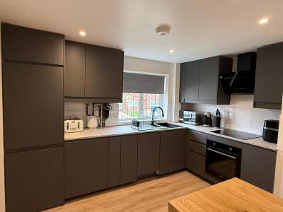 Newly Renovated Furnished Rooms – All Bills Inc Main Photo