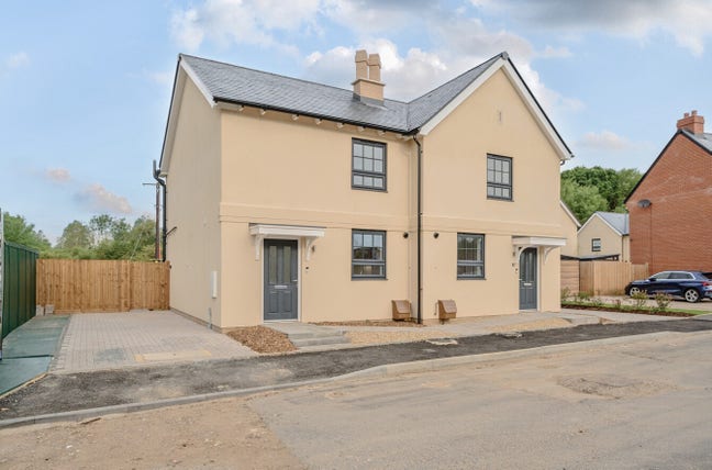 2 bedroom house in Great Cornard for &pound;850 Exc Bill Main Photo