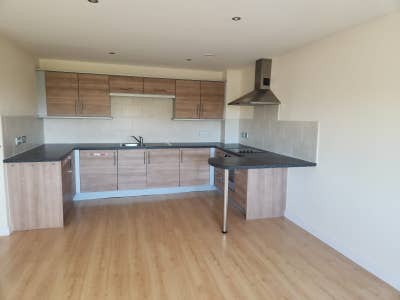 Must See 1 Bedroom Flat in Wakefield WF1 Main Photo