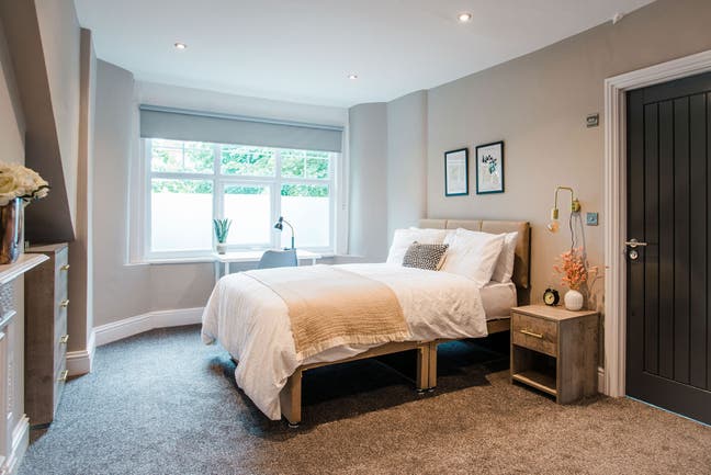 Students only! Gorgeous huge double ensuite bedroo Main Photo