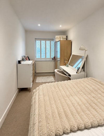 Double room in Clapham junction flat Main Photo
