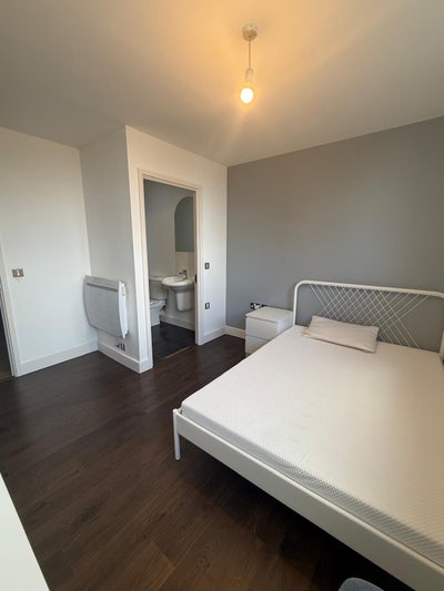 2 Modern Double Rooms  – Blackwall Way, E14  Main Photo