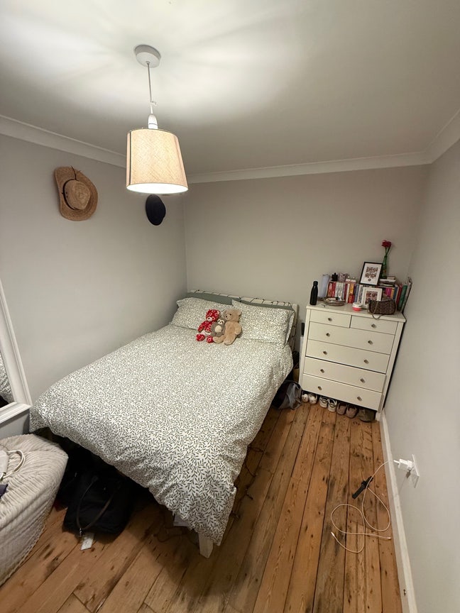 Double Room in House Share - Balham Main Photo