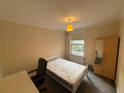 Furnished Room to Rent – Hendon (NW4) Main Photo