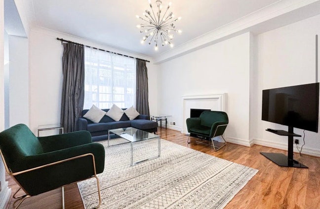 Gorgeous Hyde Park Flat, 1min from Piccadilly Line Main Photo