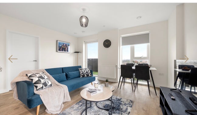 A stunning two-bathroom apartment on the top Floor Main Photo