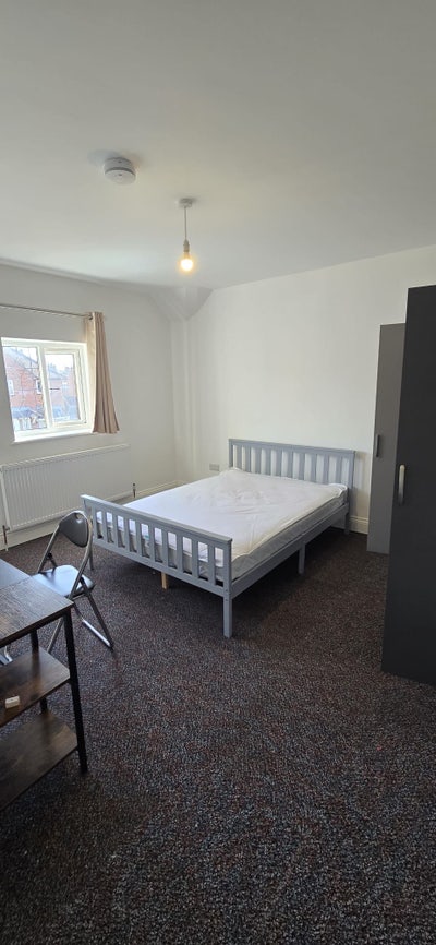  Modern Renovated House Share in Guildford   Main Photo