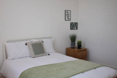 ❤️🎀Very Large Furnished Double Room❤️🎀 Main Photo