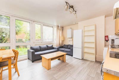 🏡 4 Very Nice Rooms in Roehampton W/Living Room ✨ Main Photo