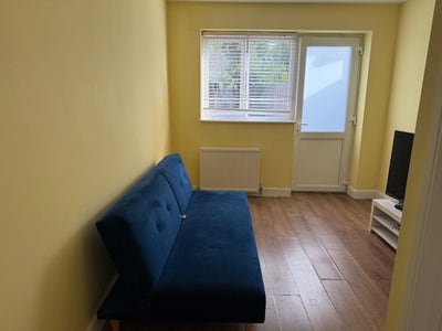 2  En-Suite Double Rooms Opposite Herts University Main Photo