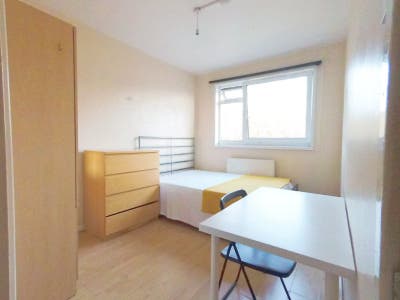 Spacious 3bed flat with 2 sitting rooms Kennington Main Photo