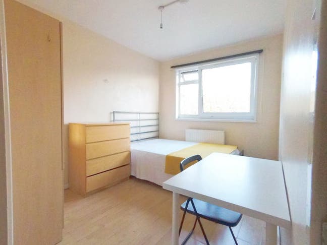 Spacious 3bed flat with 2 sitting rooms Kennington Main Photo