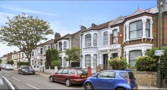 2 Bed Flat, Mortimer Road, NW10 Main Photo