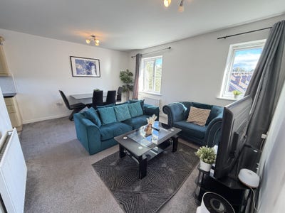 A stunning fully furnished 2-bed flat available  Main Photo