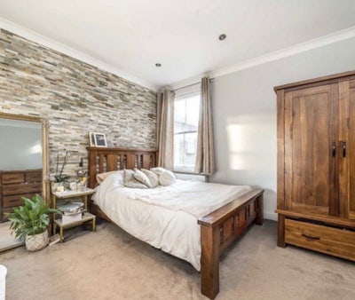 Large double room in our lovely Earlsfield home! Main Photo