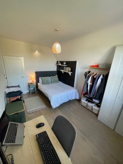Spacious Double Room in Ealing Broadway W5 Main Photo