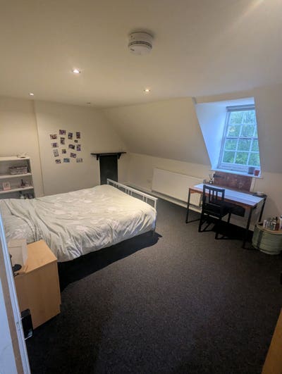 Large Double Room available in Hotwells Flat Main Photo