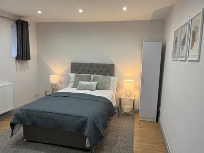 2 x double bedrooms available in 2 bedroom annex Main Photo