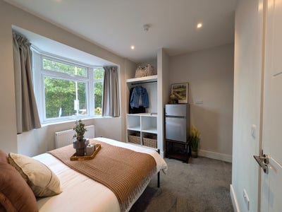 ✨ Stylish Co-Living Ensuite Room  | Bills inc | 🚗 Main Photo