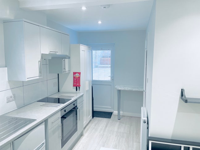 Modern Studio Flat 📍RG1 prime location 📍 Main Photo