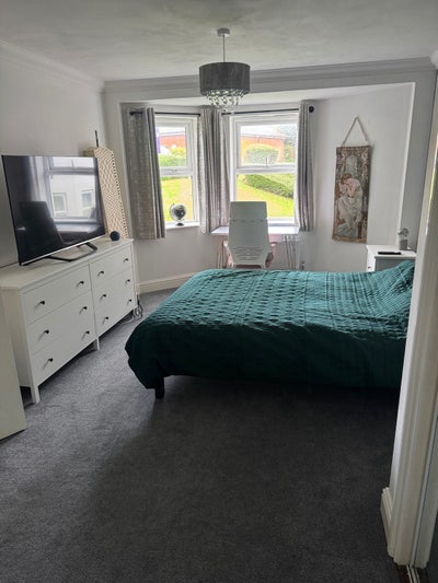 Large Double Room with Ensuite -  &pound;625 bills inc Main Photo