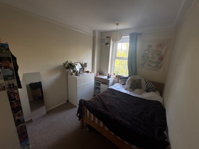 Room available in Ealing, 3-bed flat share  Main Photo