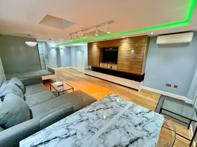 🌇Spacious En-suite near Canning T. /  Canary W Main Photo