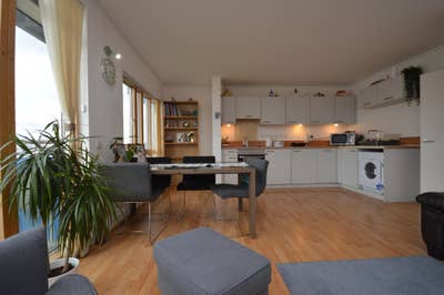 2 Double Bedroom Apartment - E1  Main Photo
