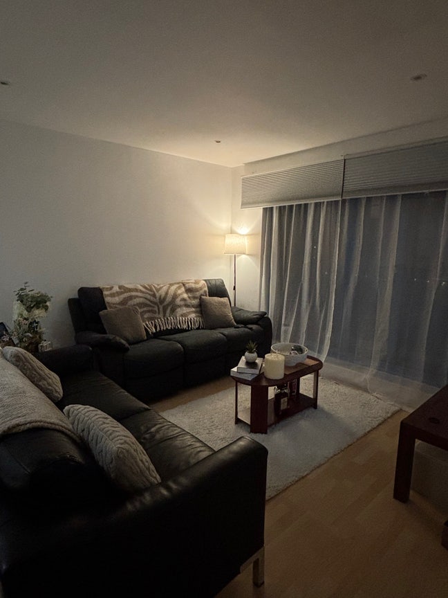 Beautiful Room to rent - royal docks  Main Photo