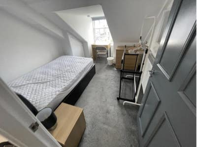 Central Edinburgh Room- &pound;875 pcm, 4 Mins to UoE Main Photo