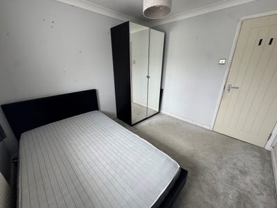 Room to rent  Main Photo