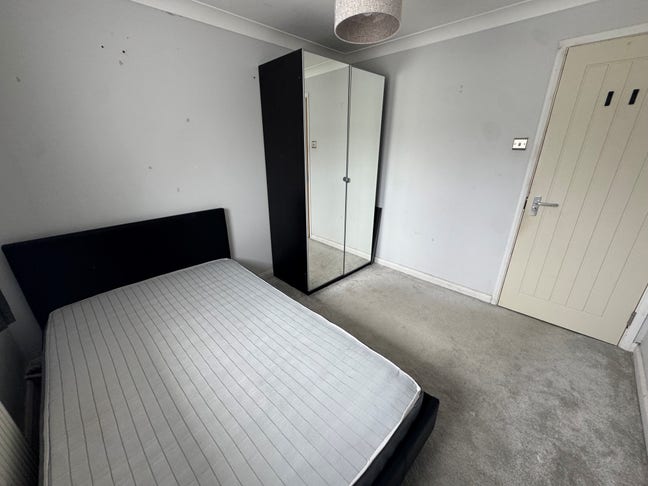 Room to rent  Main Photo