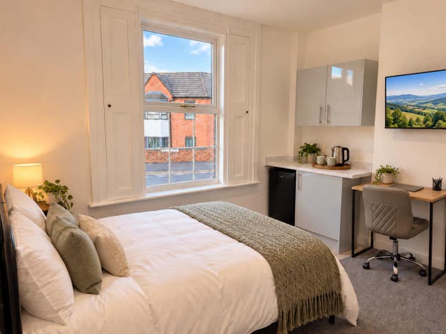 Luxurious en-suite rooms available now Main Photo